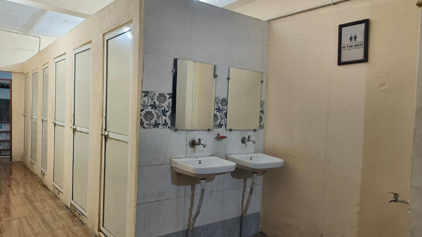 Nain Guest House Удджайн Экстерьер фото